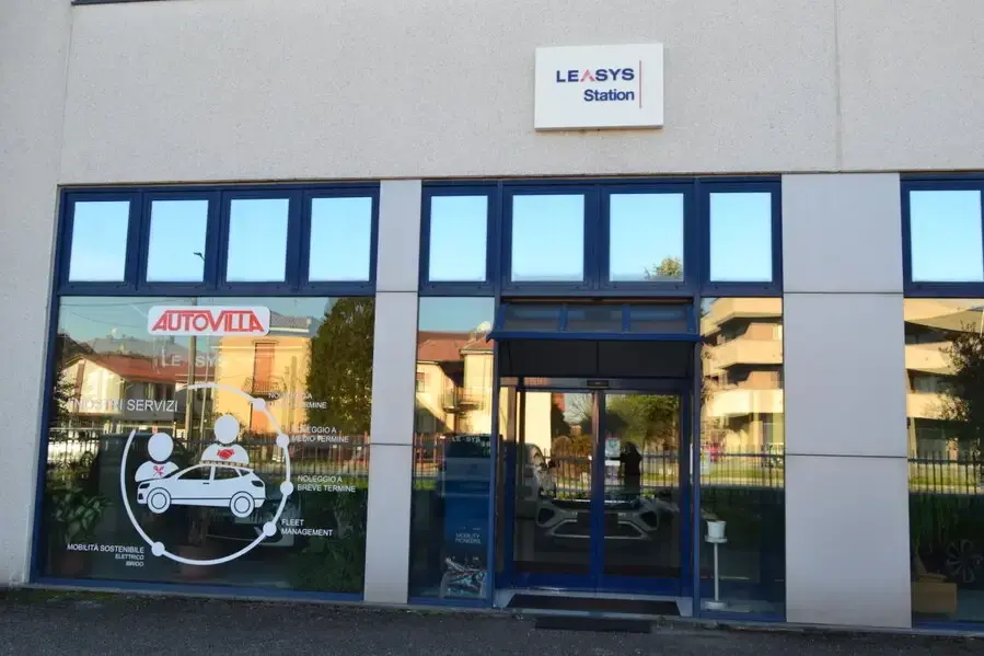 Leasys Siamo Leasys Store e Station